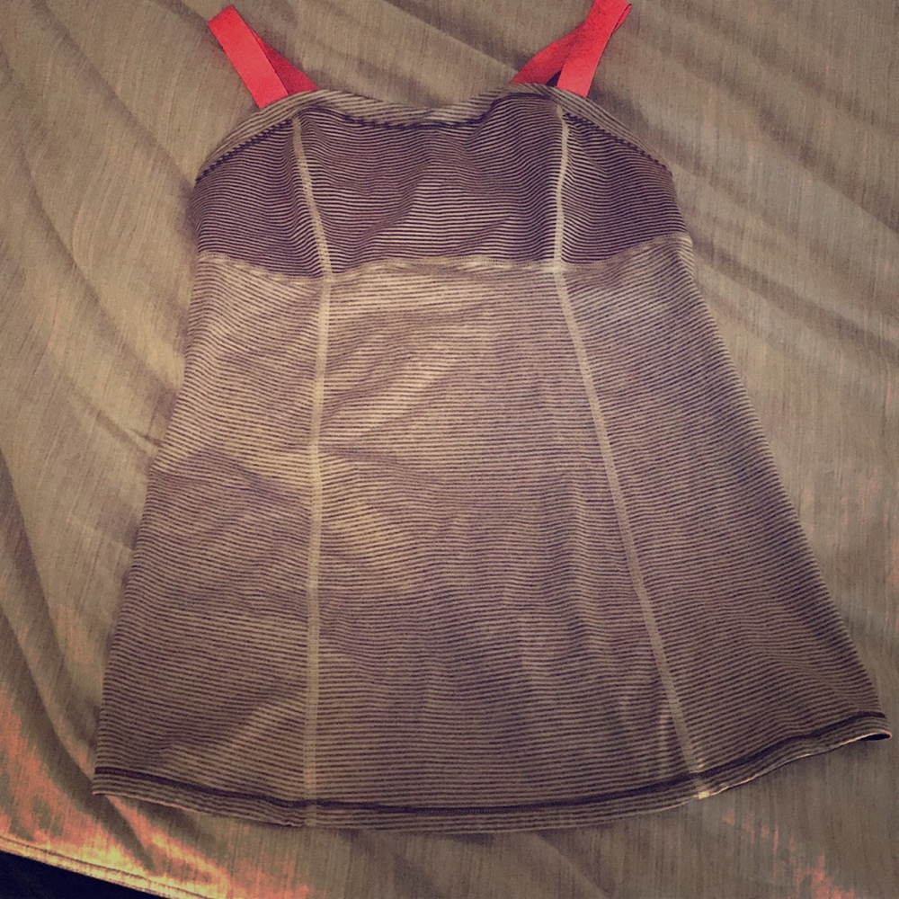 Lululemon crisscross tank
